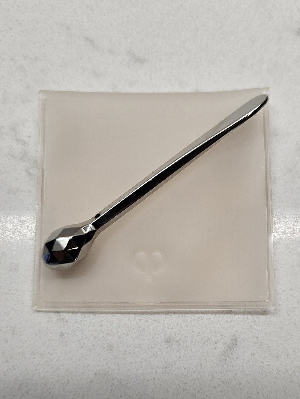 New Cle de Peau Platinum Eye Massager - Picture 2 of 5
